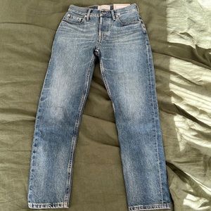 EVERLANE The 90s Cheeky Jean in Vintage Mid Blue - Size 25